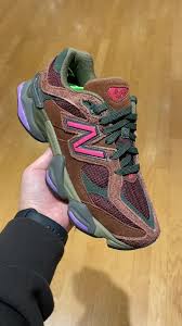 NEW BALANCE 9060 BURGUNDY