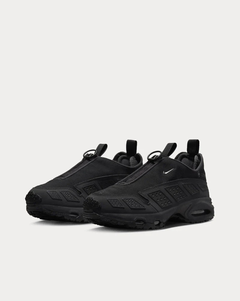 NIKE BLACK SNDR TRAINER