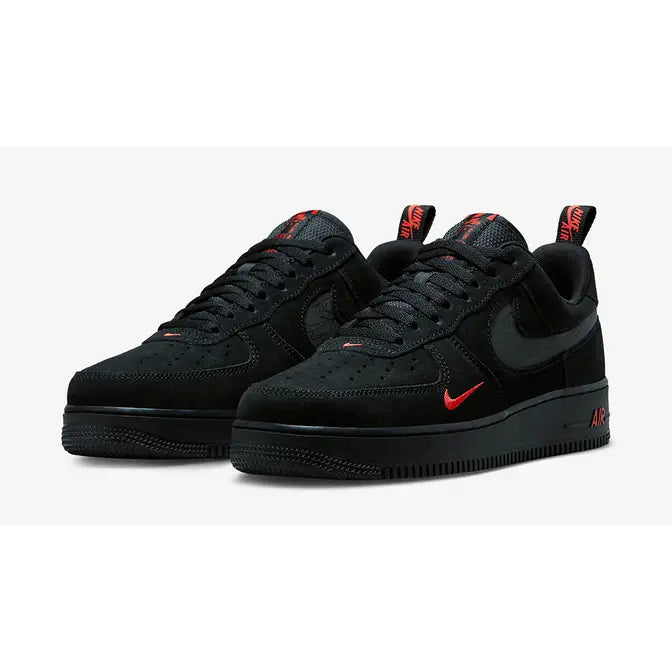 NIKE AIRFORCE BLACK RED